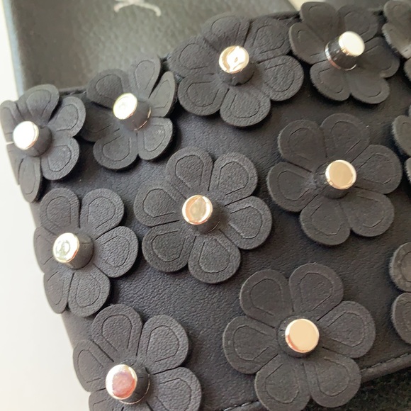 NWOT Victoria K Floral Slide-Size 7 - Picture 3 of 10